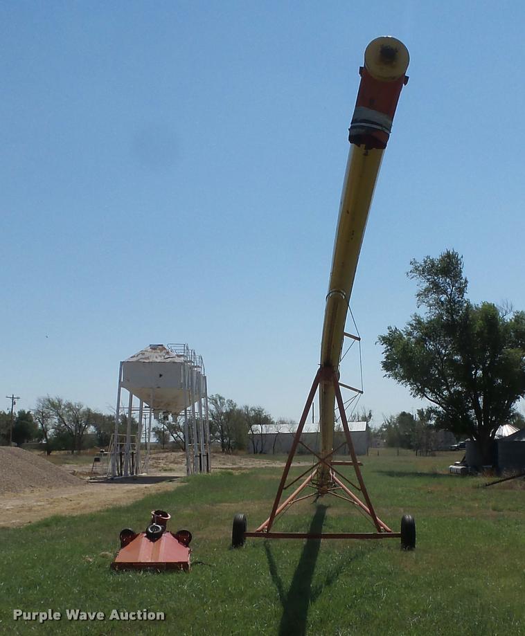 image for item DB2739 Westfield MK100-71 grain auger