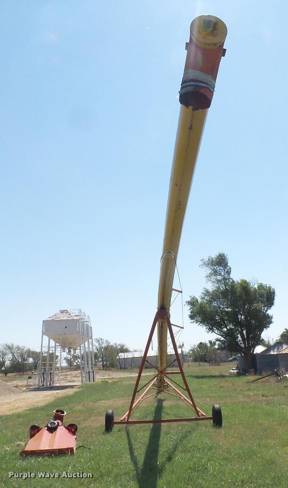 image for item DB2739 Westfield MK100-71 grain auger