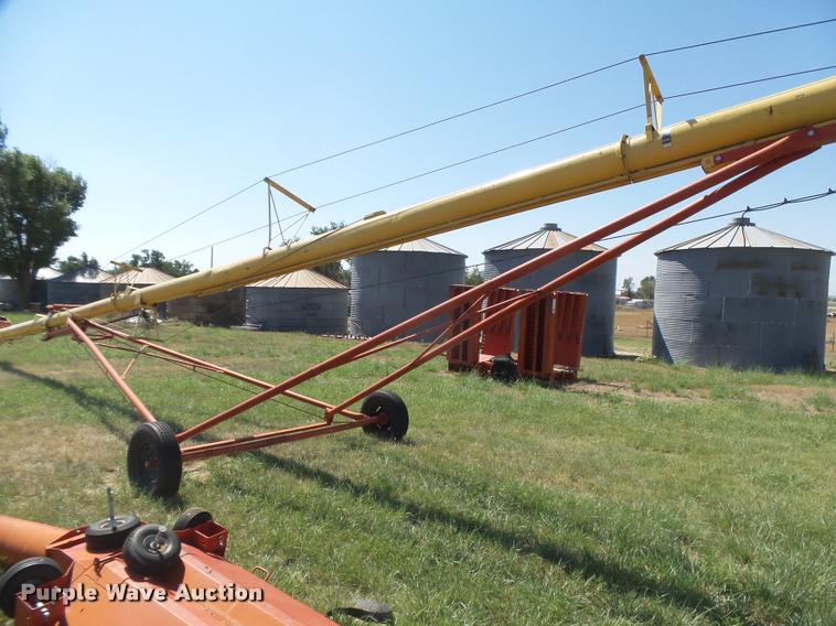 image for item DB2739 Westfield MK100-71 grain auger