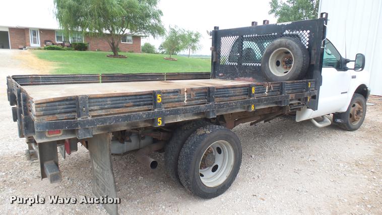image for item DB3325 2001 Ford F550 flatbed truck