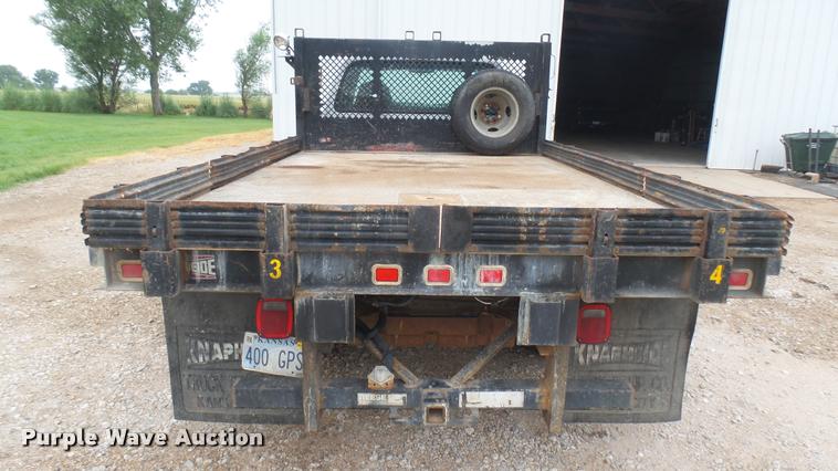 image for item DB3325 2001 Ford F550 flatbed truck