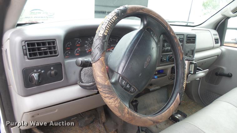 image for item DB3325 2001 Ford F550 flatbed truck