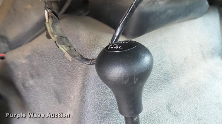 image for item DB3325 2001 Ford F550 flatbed truck