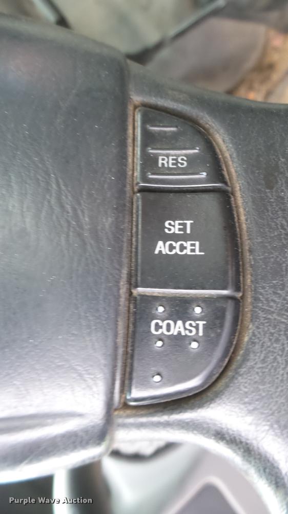 image for item DB3325 2001 Ford F550 flatbed truck