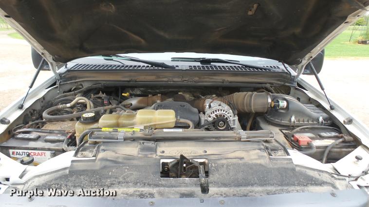 image for item DB3325 2001 Ford F550 flatbed truck