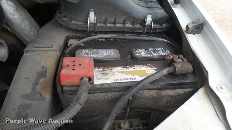 image for item DB3325 2001 Ford F550 flatbed truck