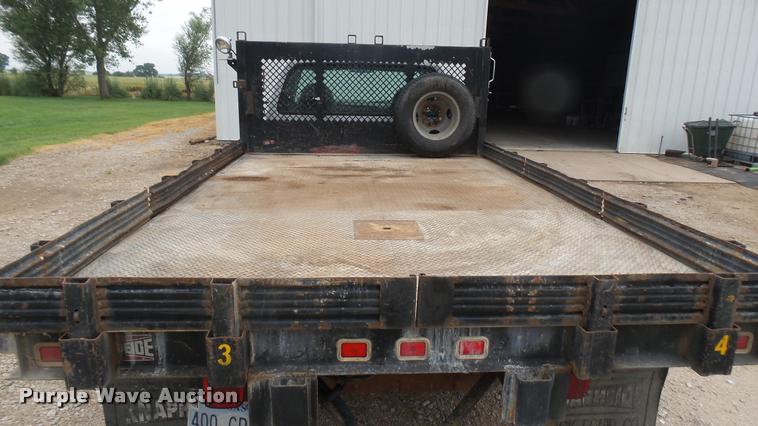 image for item DB3325 2001 Ford F550 flatbed truck
