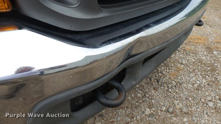 image for item DB3325 2001 Ford F550 flatbed truck