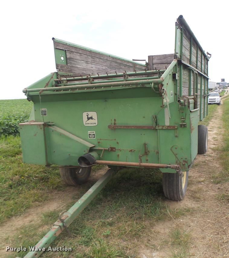 image for item DB5818 John Deere 125 silage wagon