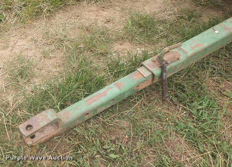 image for item DB5818 John Deere 125 silage wagon