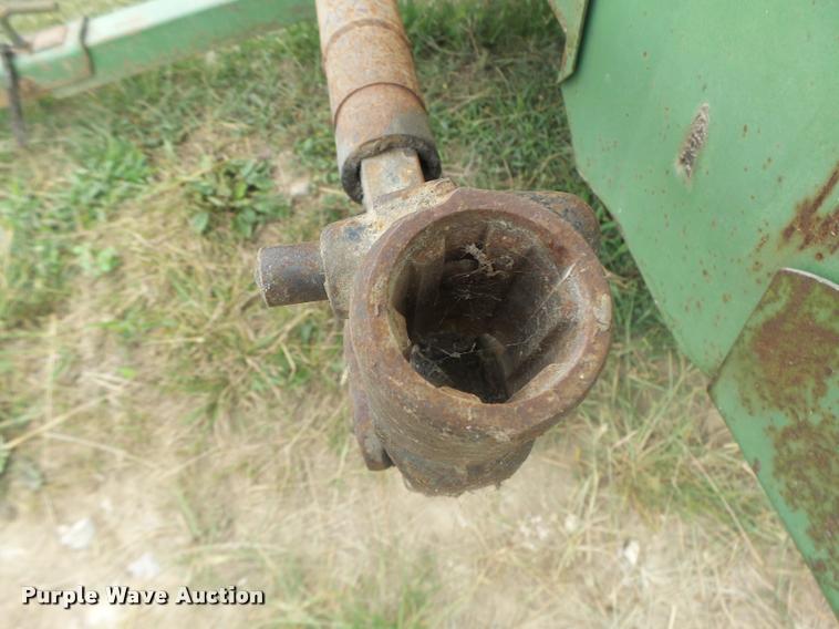 image for item DB5818 John Deere 125 silage wagon