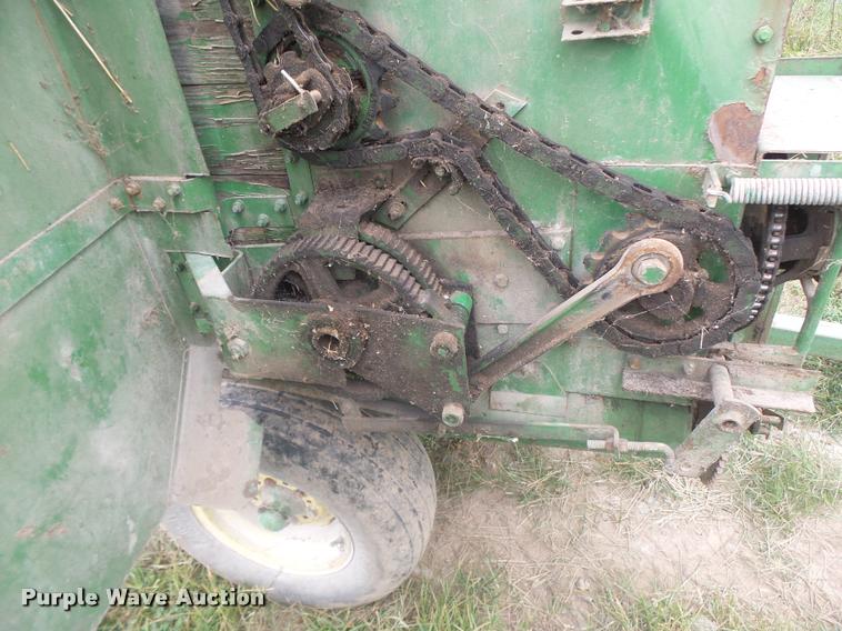 image for item DB5818 John Deere 125 silage wagon