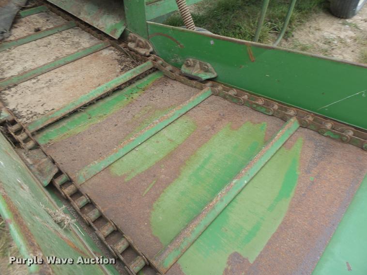 image for item DB5818 John Deere 125 silage wagon