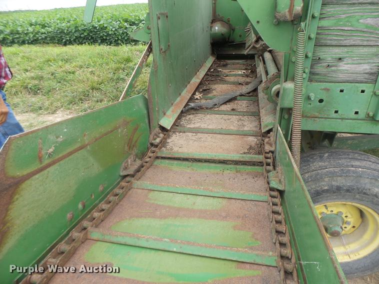 image for item DB5818 John Deere 125 silage wagon