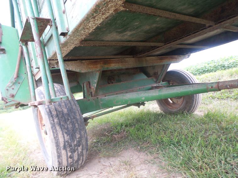 image for item DB5819 John Deere 112 silage wagon