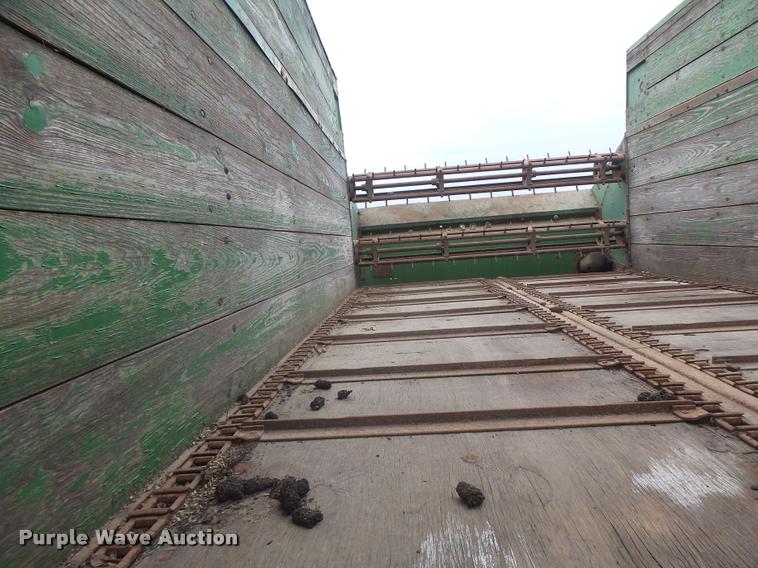 image for item DB5819 John Deere 112 silage wagon