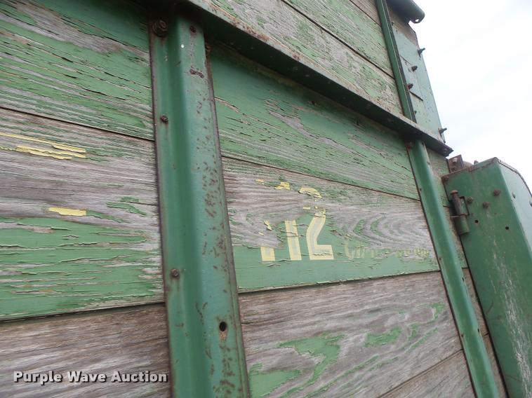 image for item DB5819 John Deere 112 silage wagon