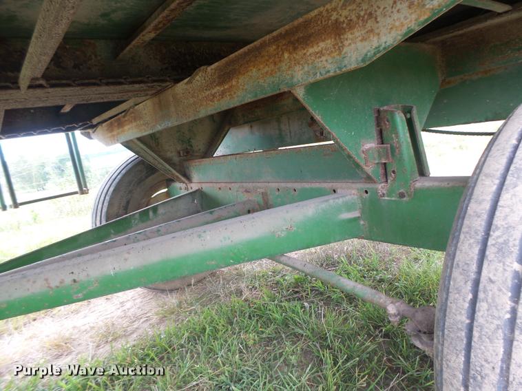 image for item DB5819 John Deere 112 silage wagon
