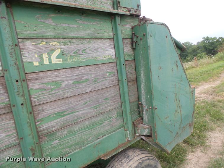 image for item DB5819 John Deere 112 silage wagon