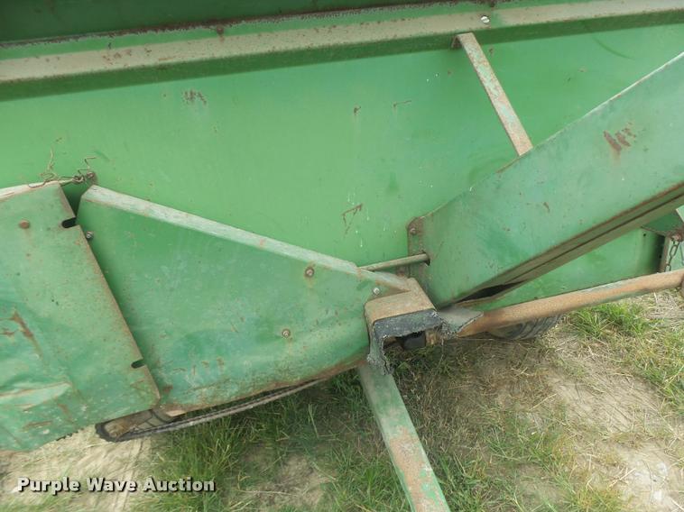 image for item DB5819 John Deere 112 silage wagon