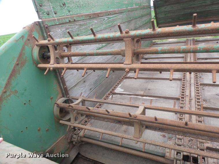 image for item DB5819 John Deere 112 silage wagon