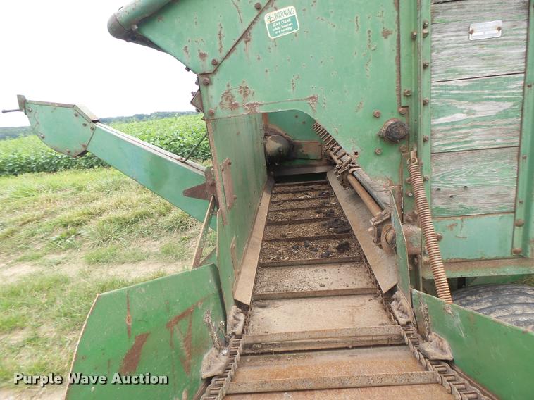 image for item DB5819 John Deere 112 silage wagon