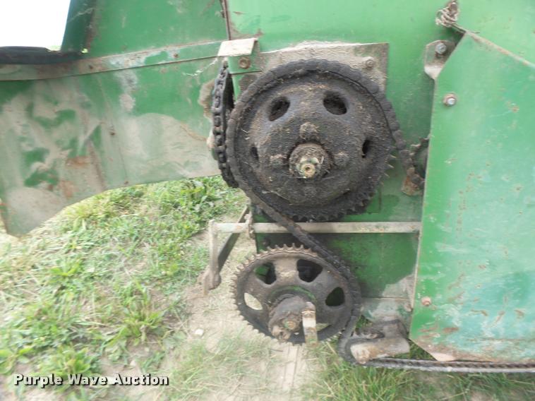 image for item DB5819 John Deere 112 silage wagon