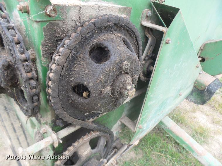 image for item DB5819 John Deere 112 silage wagon