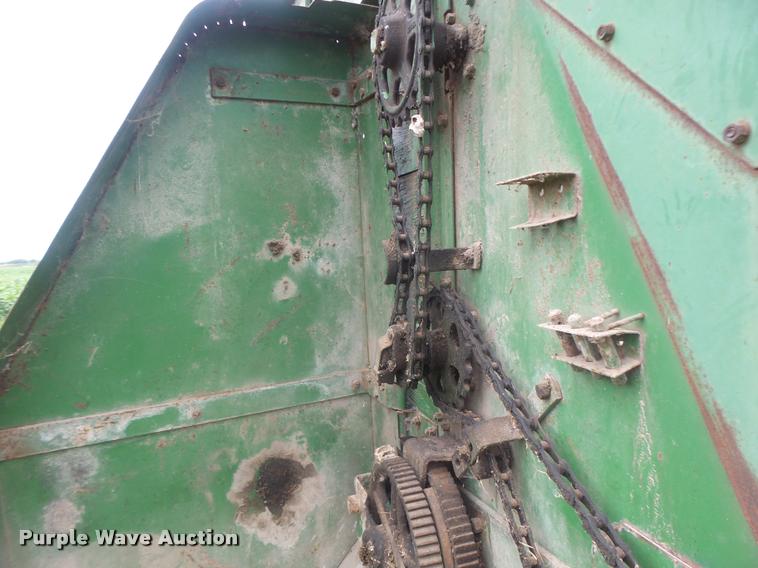 image for item DB5819 John Deere 112 silage wagon