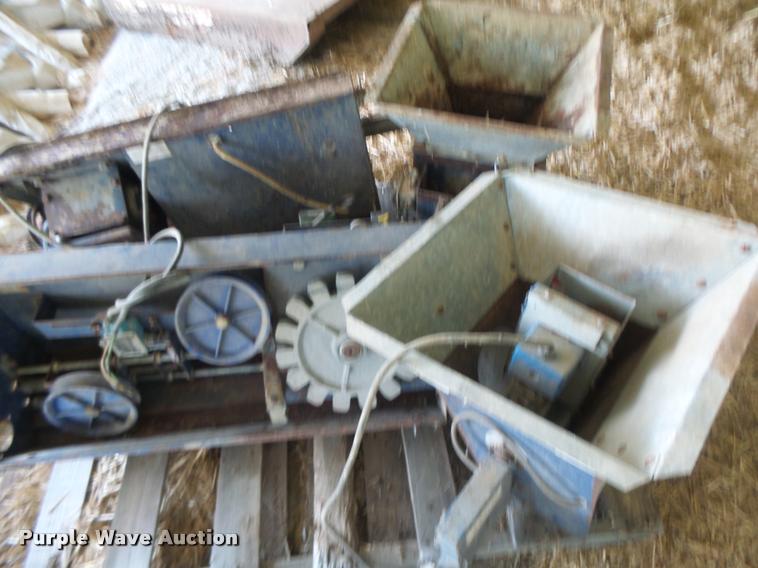 image for item DB5824 Cablevey individual drop feeders