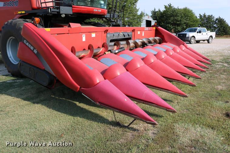 image for item DB9269 2002 Case IH 2208 corn head