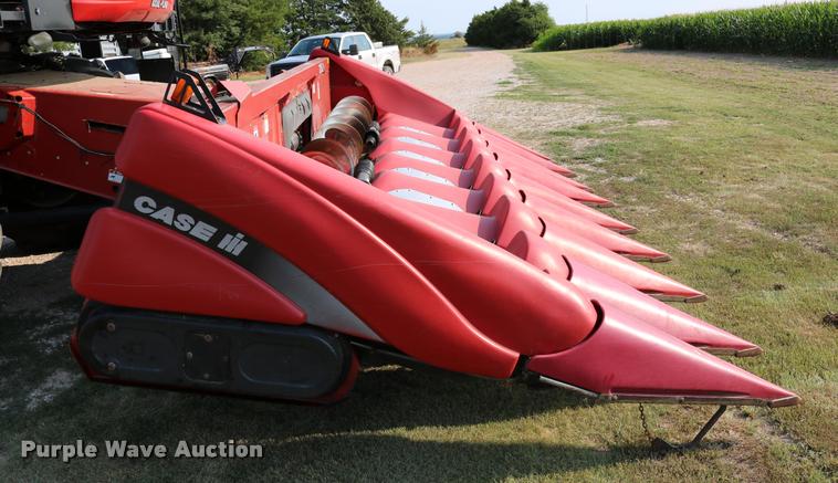 image for item DB9269 2002 Case IH 2208 corn head