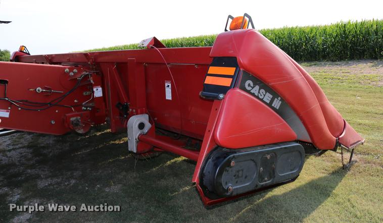 image for item DB9269 2002 Case IH 2208 corn head