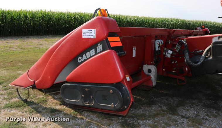 image for item DB9269 2002 Case IH 2208 corn head