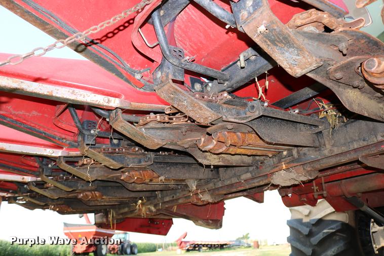 image for item DB9269 2002 Case IH 2208 corn head