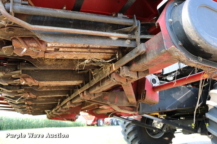 image for item DB9269 2002 Case IH 2208 corn head