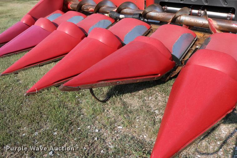 image for item DB9269 2002 Case IH 2208 corn head