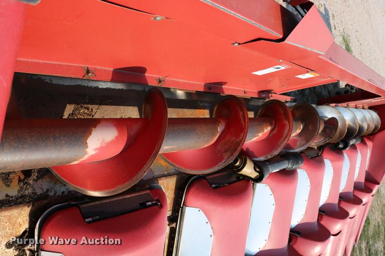 image for item DB9269 2002 Case IH 2208 corn head