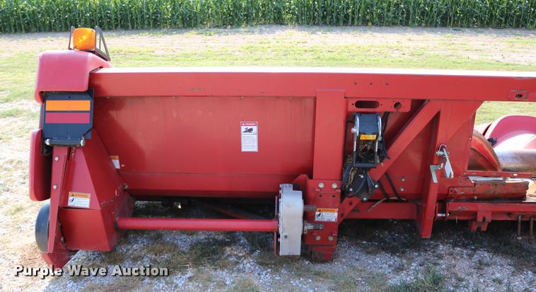 image for item DB9269 2002 Case IH 2208 corn head
