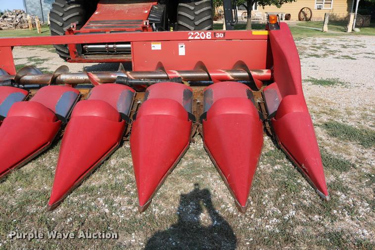 image for item DB9269 2002 Case IH 2208 corn head