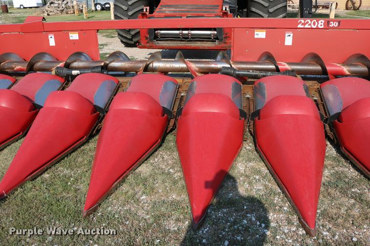 image for item DB9269 2002 Case IH 2208 corn head