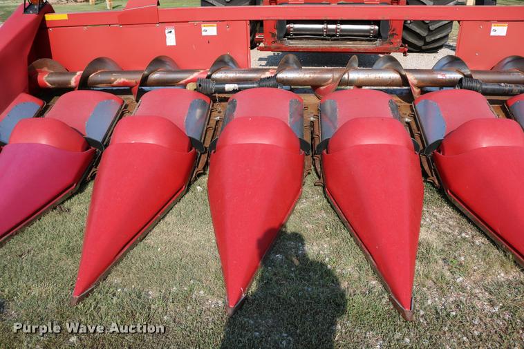 image for item DB9269 2002 Case IH 2208 corn head