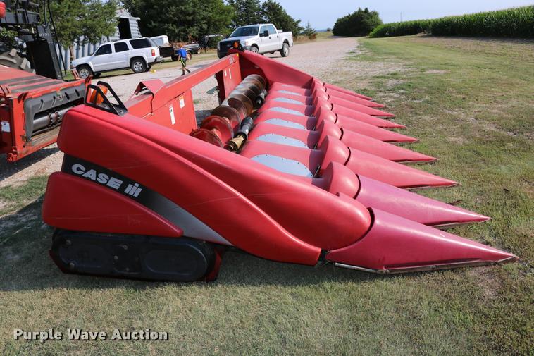 image for item DB9269 2002 Case IH 2208 corn head