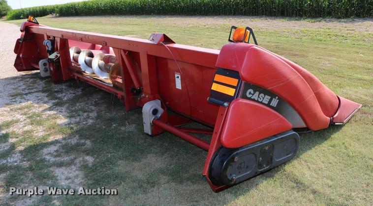 image for item DB9269 2002 Case IH 2208 corn head