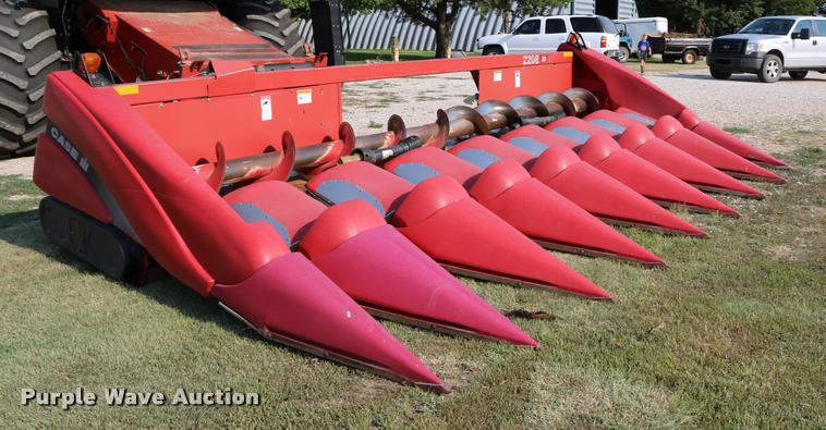 image for item DB9269 2002 Case IH 2208 corn head