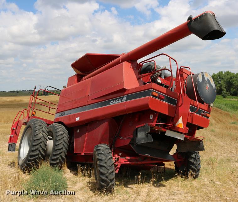 image for item DB9275 1999 Case IH 2388 combine