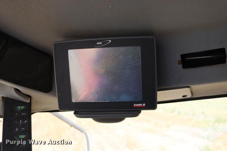 image for item DB9275 1999 Case IH 2388 combine