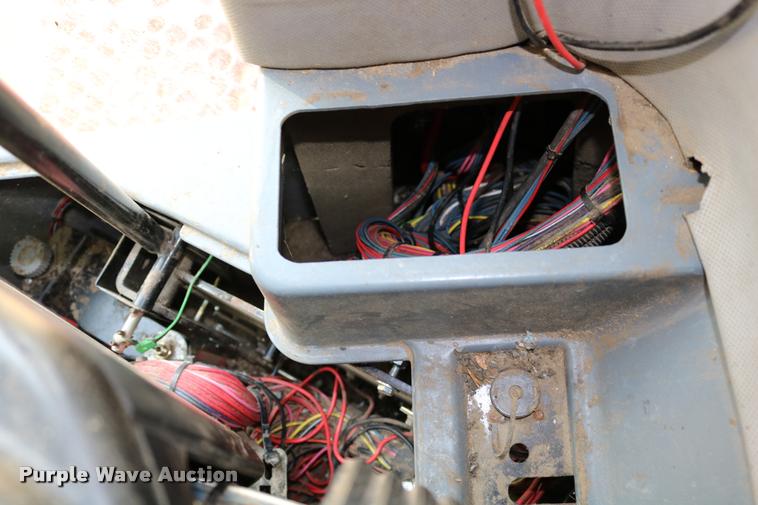 image for item DB9275 1999 Case IH 2388 combine