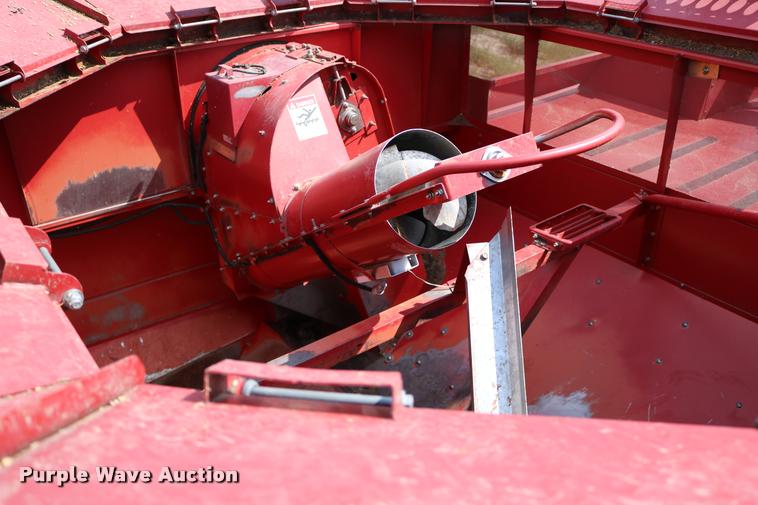 image for item DB9275 1999 Case IH 2388 combine