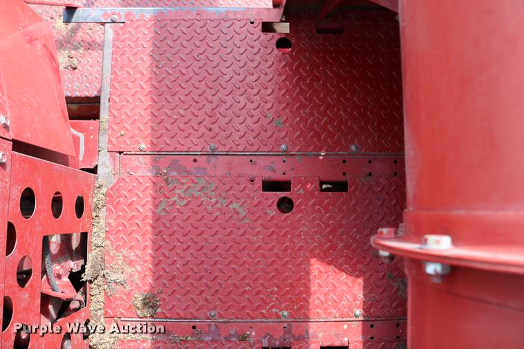 image for item DB9275 1999 Case IH 2388 combine